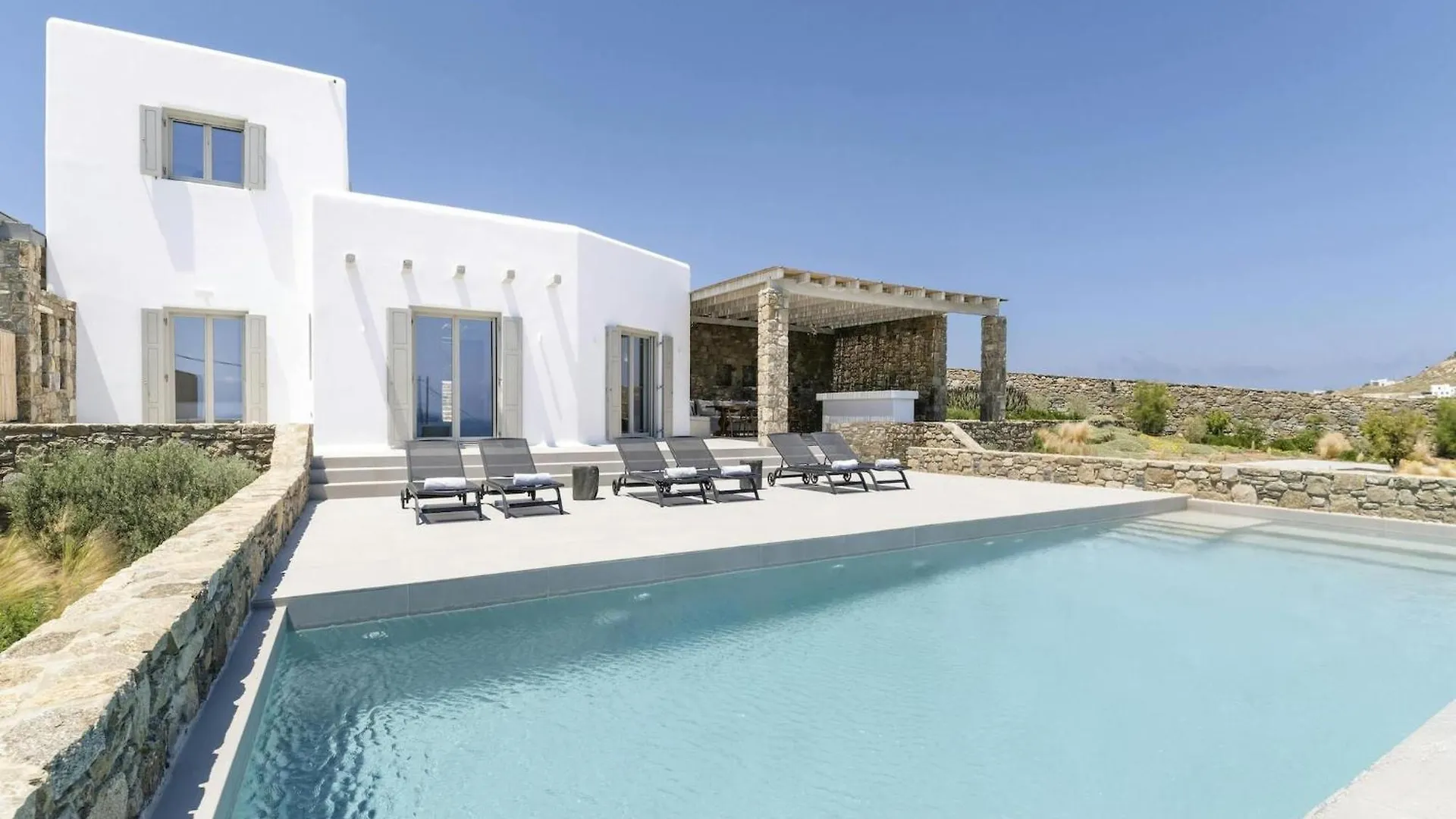 Pristine Villa With Swimming Pool 칼라파티스 0*,  그리스