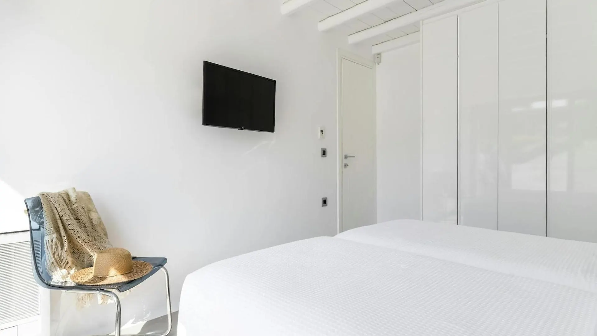 펜션 Pristine Villa With Swimming Pool 칼라파티스