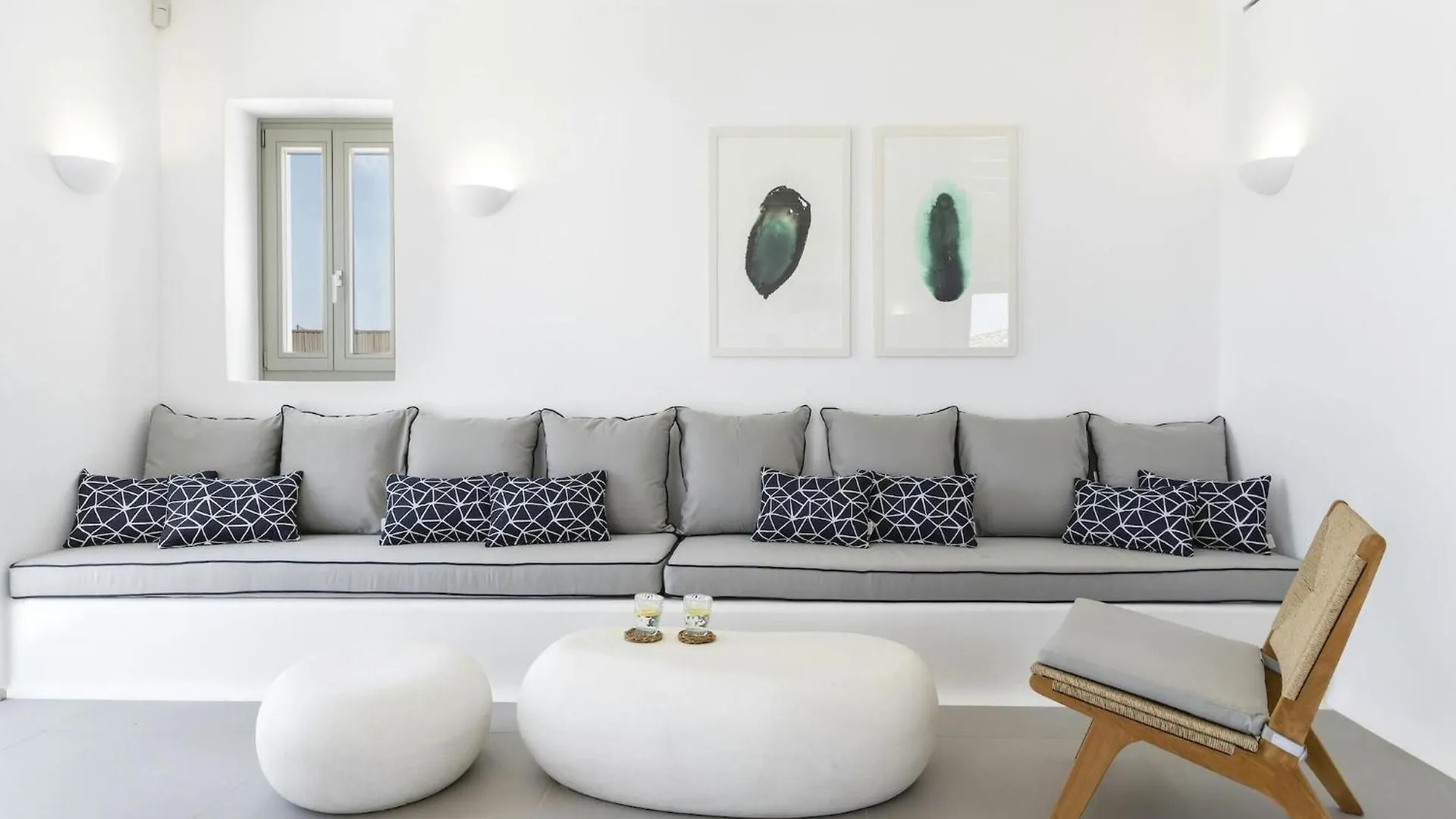 Pristine Villa With Swimming Pool 칼라파티스 0*,